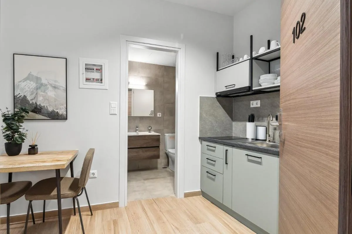 Image 3 of limehome Athens Solonos