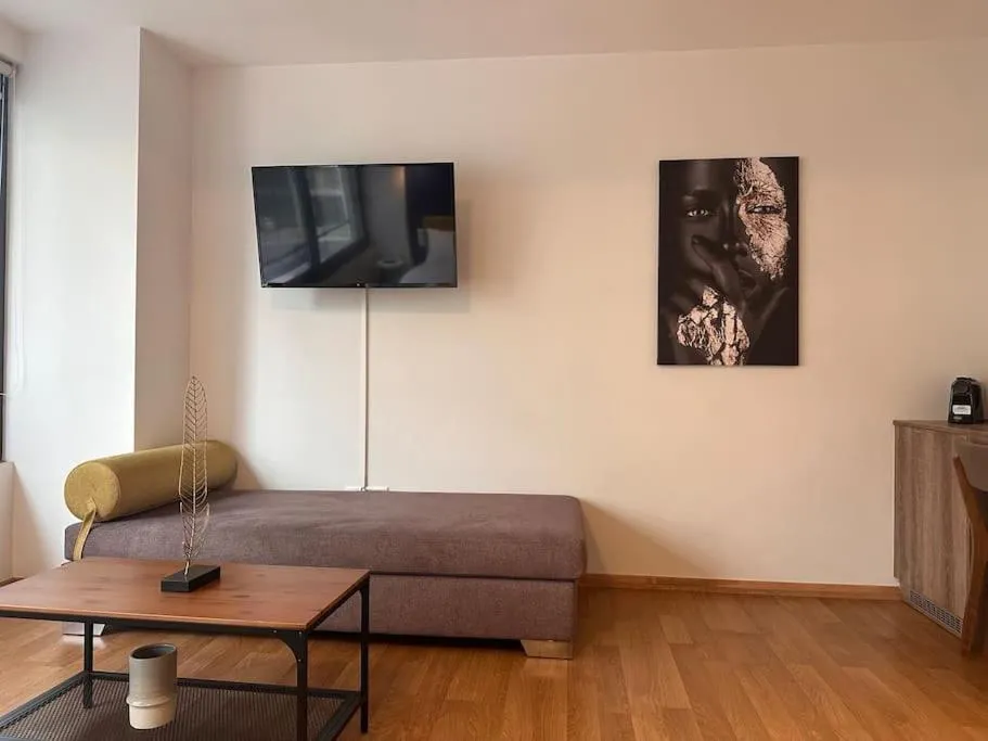 Image 2 of luxury Suites Athens 1