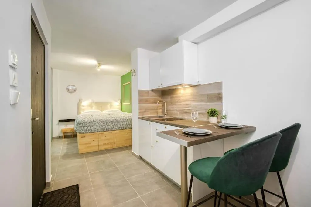 Image 2 of modern boutique apartment