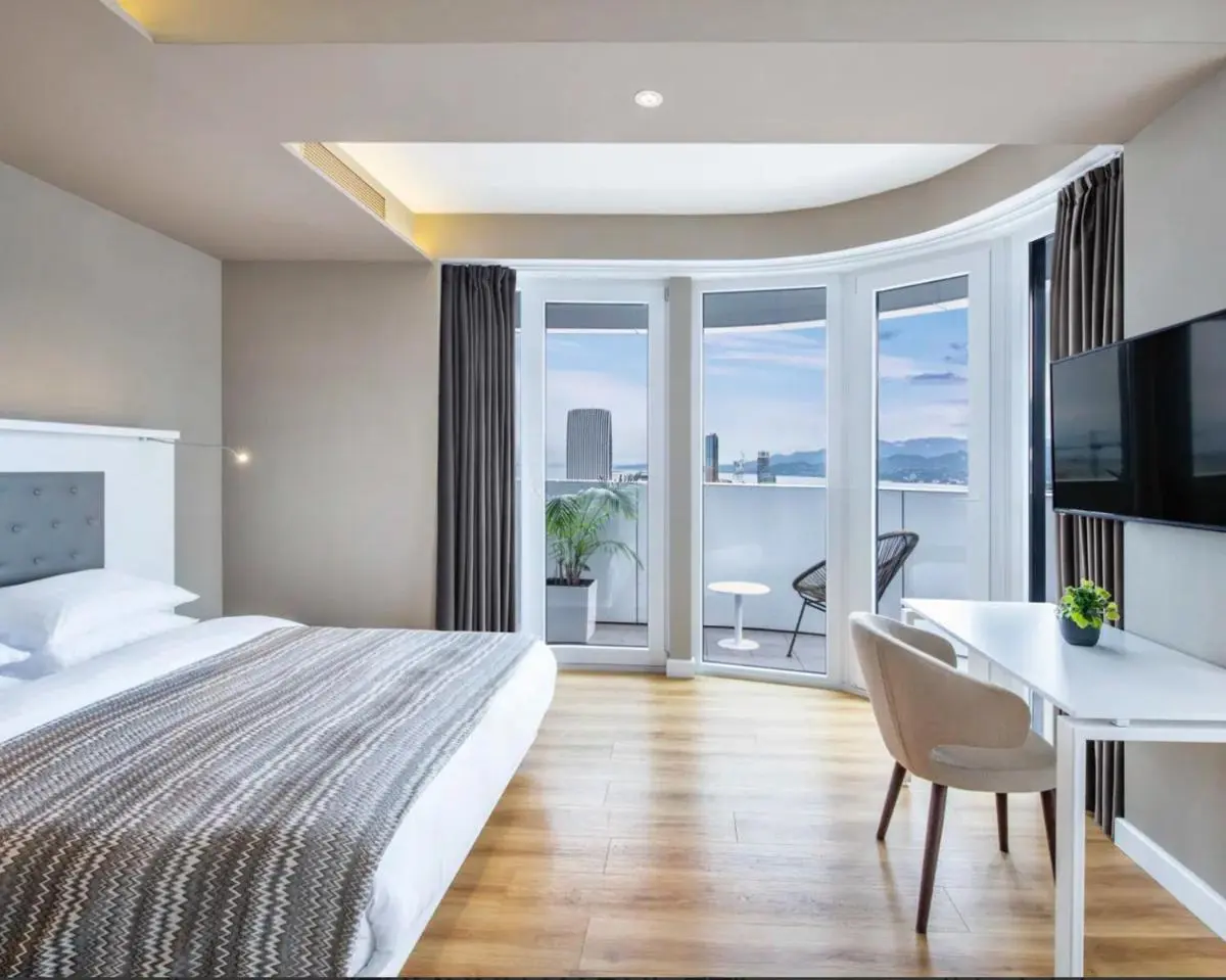 Image 1 of Apartament city view