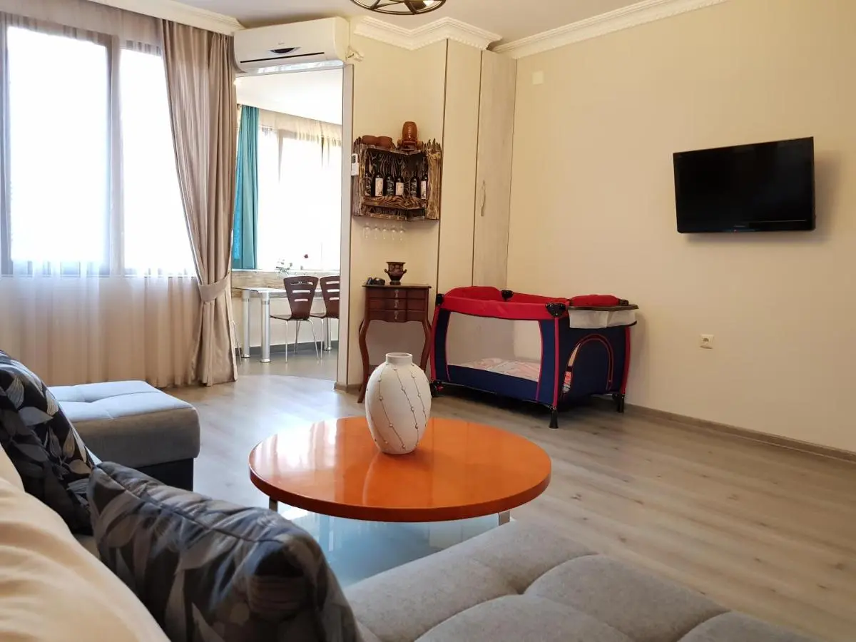 Image 5 of Archie’s Apartment in Old Town