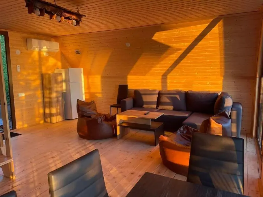Image 4 of Beautiful Wooden house with seaside views
