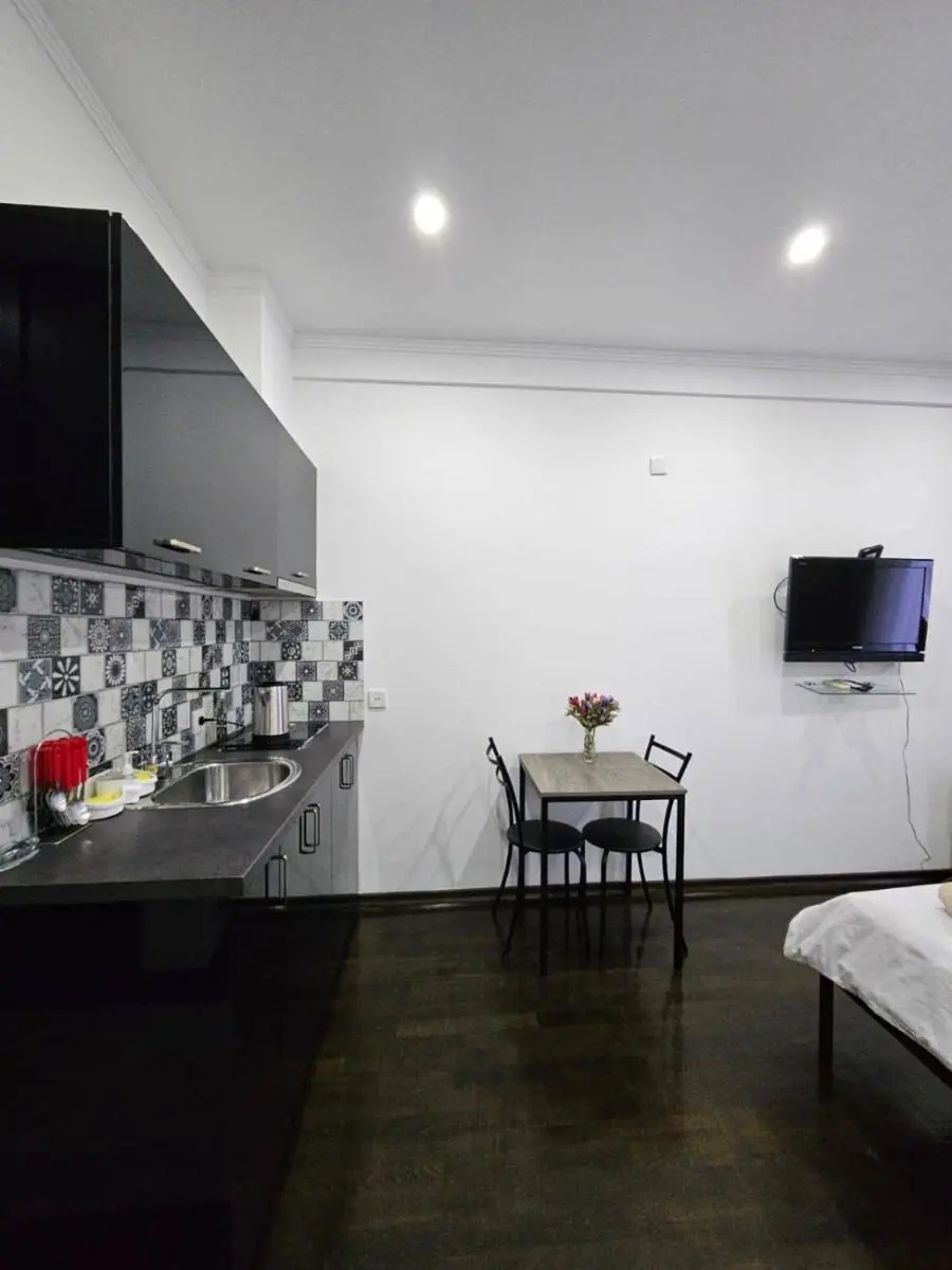 Image 6 of Black-White Rooms