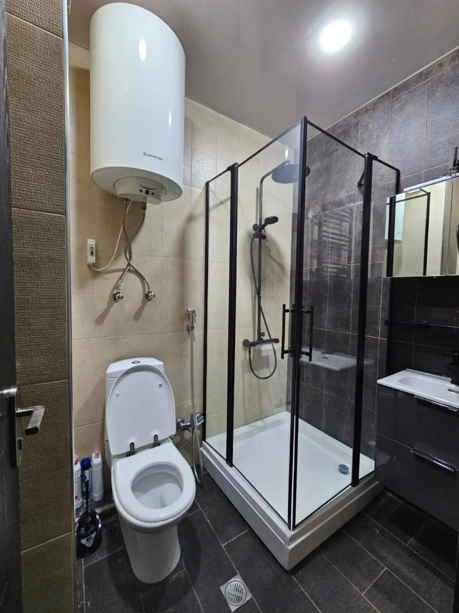 Image 4 of Black-White Rooms