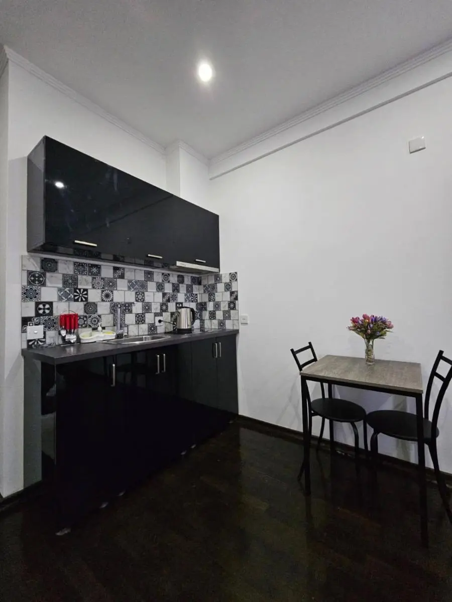 Image 5 of Black-White Rooms