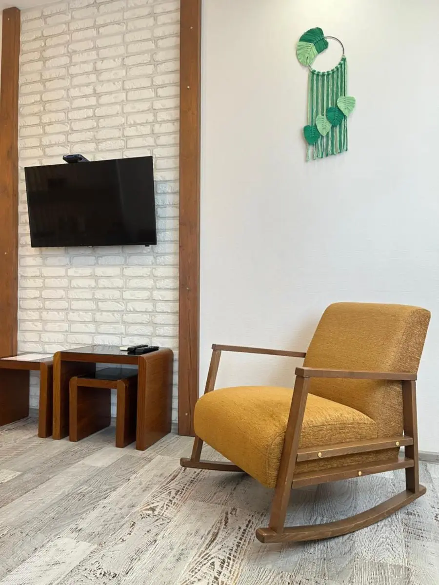 Image 4 of Central & Chic – Sea View