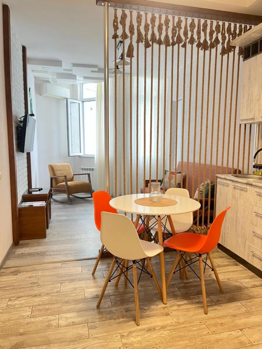Image 2 of Central & Chic – Sea View