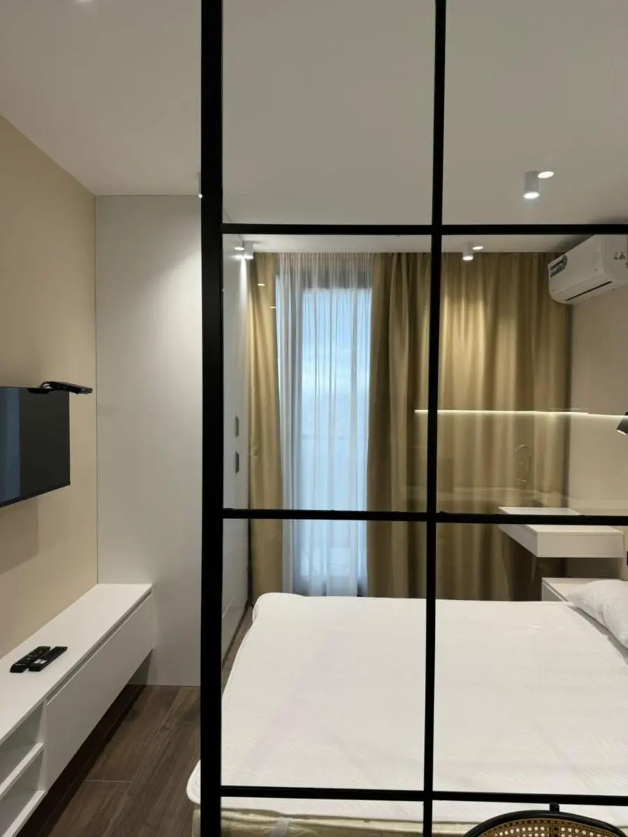 Image 2 of Cozy Apartment with Balcony and Sea View