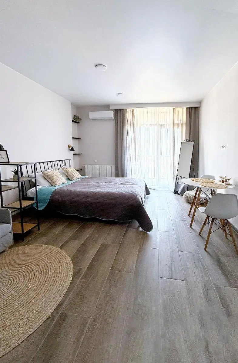 Image 3 of Cozy Apartment with Sea View Near City Center