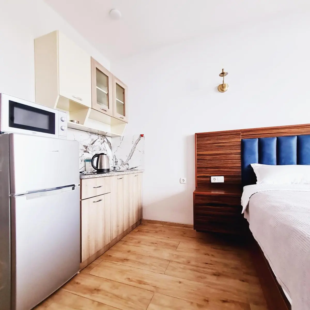 Image 4 of Cozy Sea View Studio#3 Queen Bed Free Wi-Fi Washer Balcony