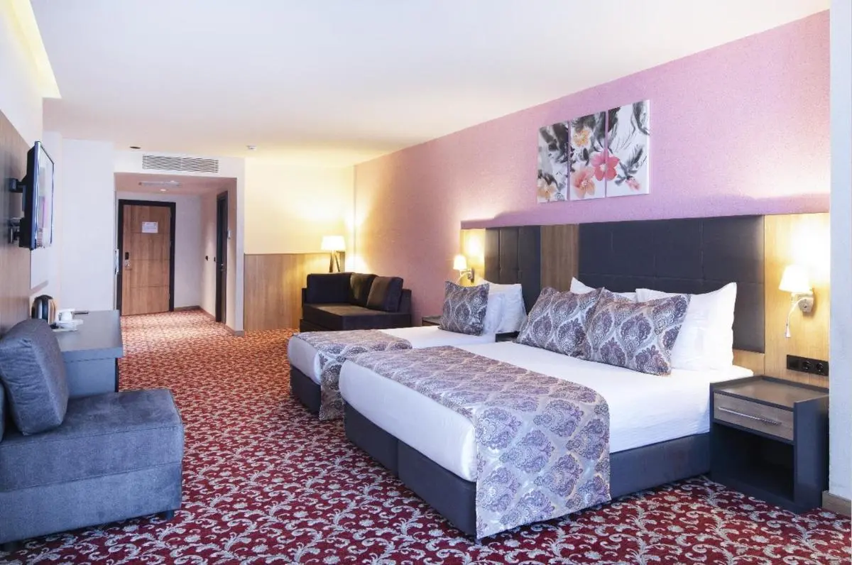 Image 2 of Euphoria Batumi Convention & Casino Hotel