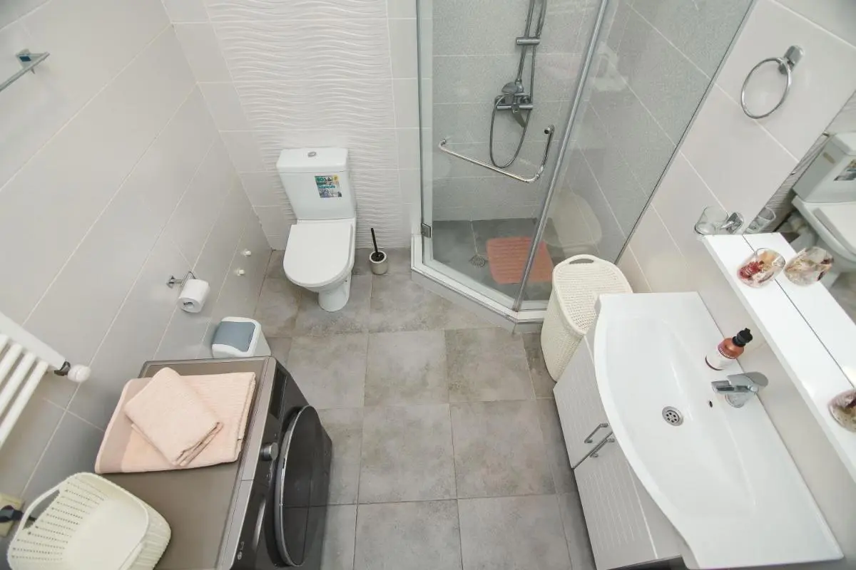 Image 2 of Happy apartments