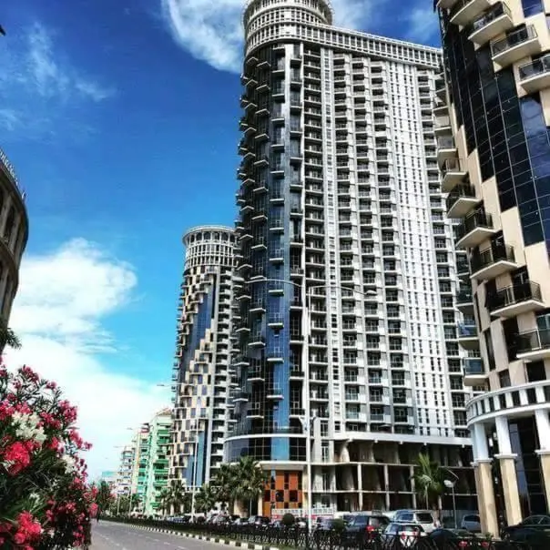 Image 6 of Holiday Lux Tower