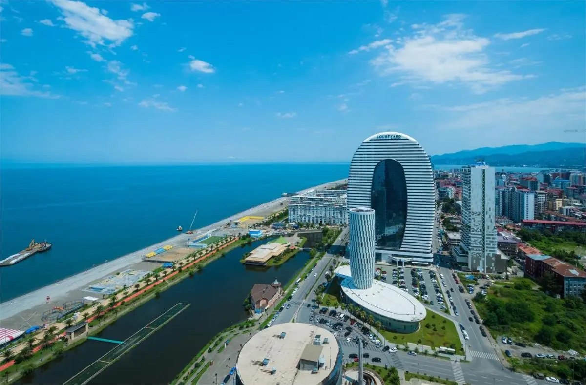 Image 6 of Holiday in Orbi