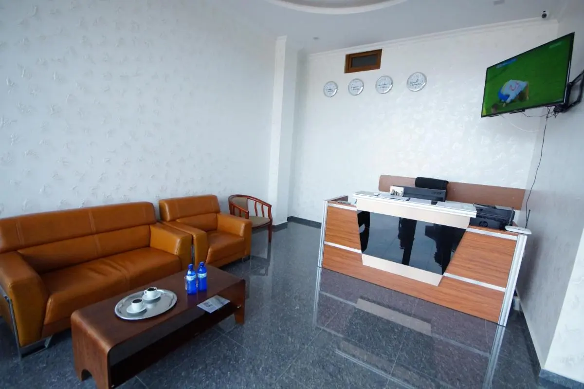 Image 4 of Hotel 725