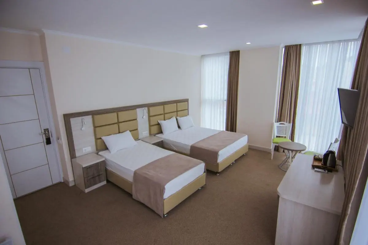Image 2 of Hotel Green Glass