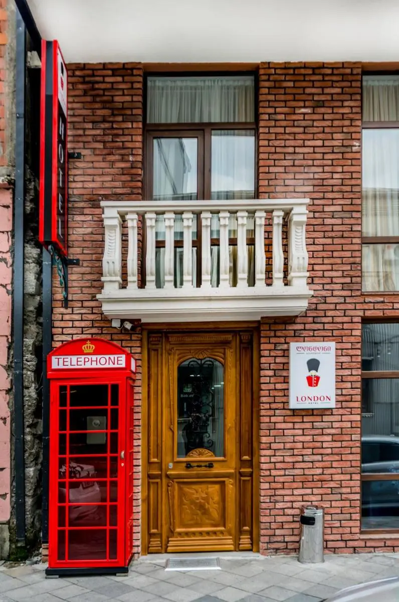 Image 3 of Hotel London