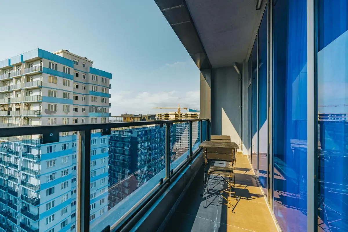 Image 5 of Komunna Luxe