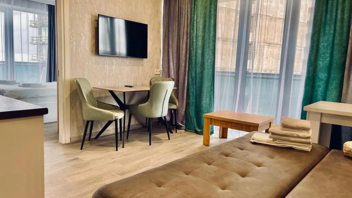 Image 4 of Panoramic frontal sea view 16-30th floor