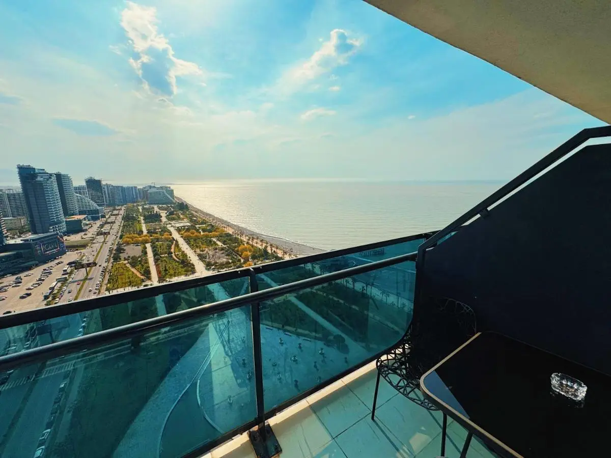 Image 5 of Panoramic frontal sea view 16-30th floor