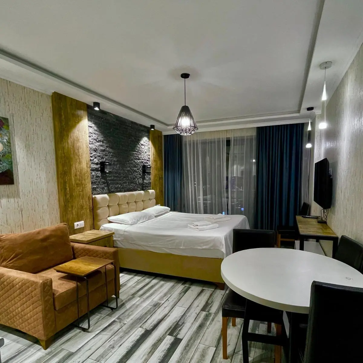 Image 6 of Panoramic frontal sea view 16-30th floor
