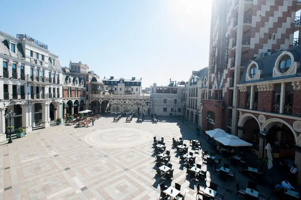 Image of Piazza Four Colours