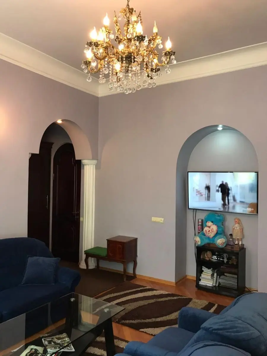 Image 5 of Pirosmani Apartment