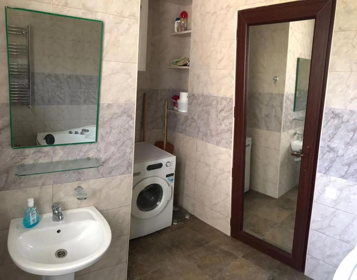 Image 2 of Pirosmani Apartment