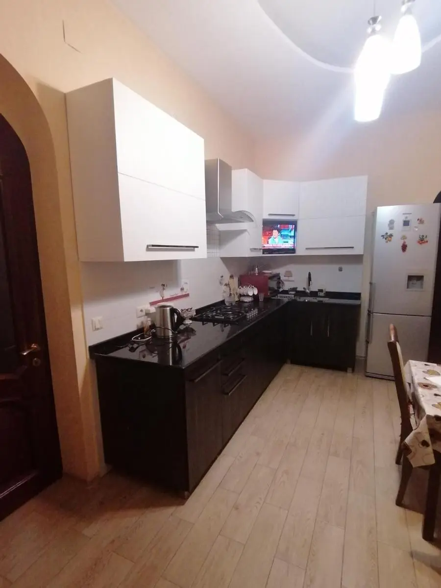 Image 4 of Pirosmani Apartment