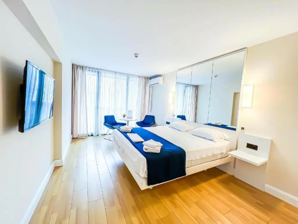 Image 4 of Romantic Apartament