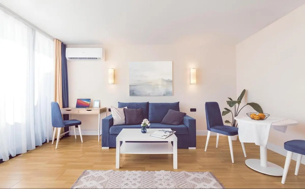 Image 3 of SeaView Suite With Panoramic View