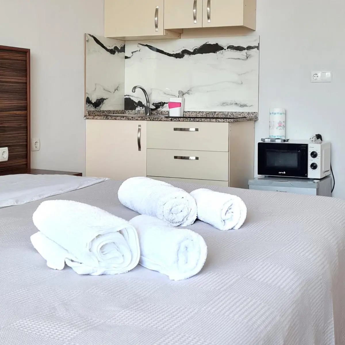 Image 5 of Seaview Charming Studio#7 Free Wi-Fi Kitchen Balcony