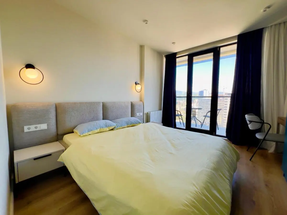 Image 6 of Солнечная квартира с отдельной спальней и панорамным видом на горы Next Apartments