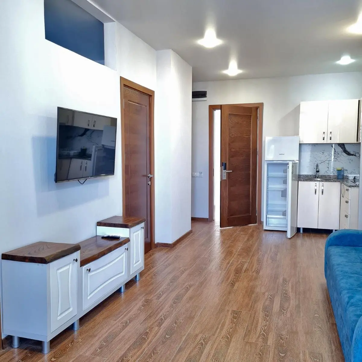 Image 5 of Spacious 2BR Apartment #5 with Sea View, Balcony & Kitchen