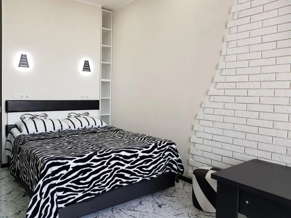 Image 1 of Studio “Black – White”