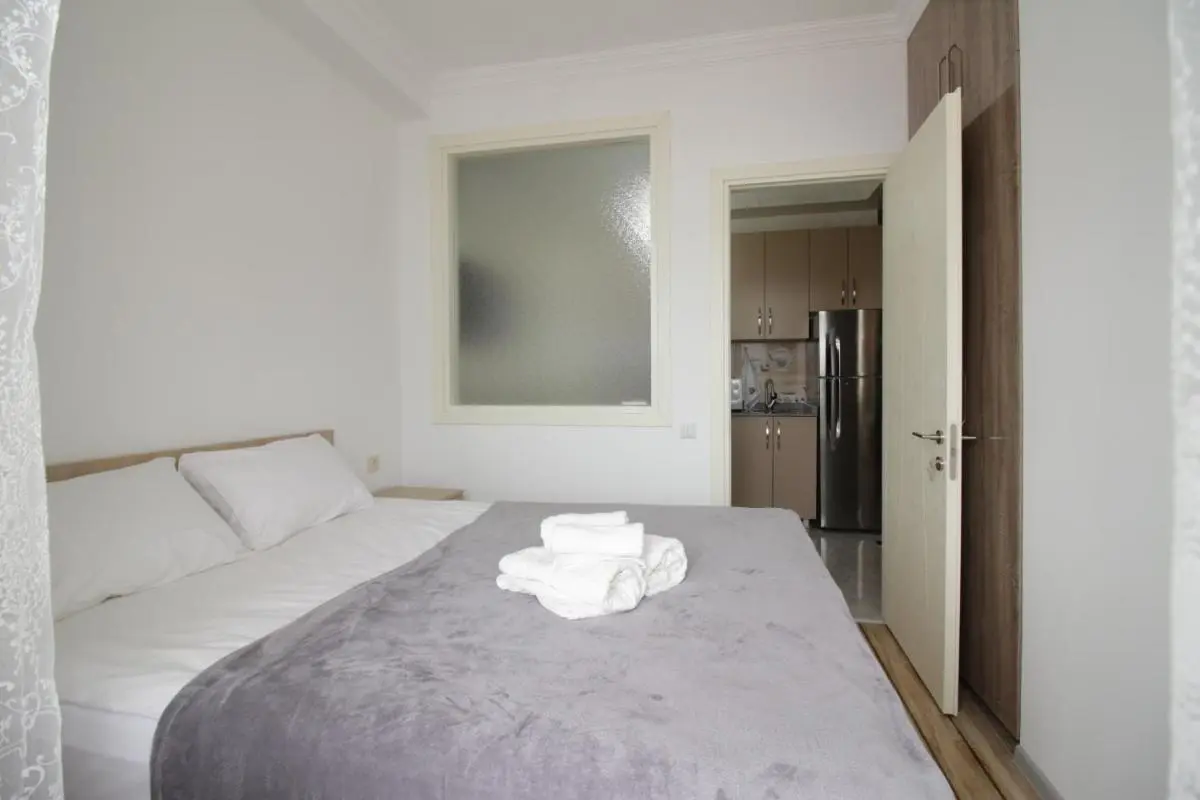 Image 6 of Tamar’s Apartment