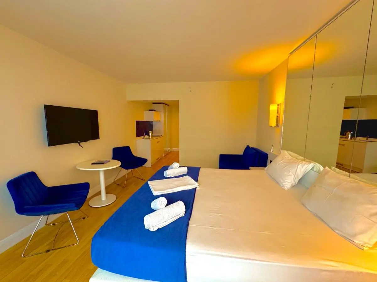 Image 2 of Vip aparthotel Orbi city sea View