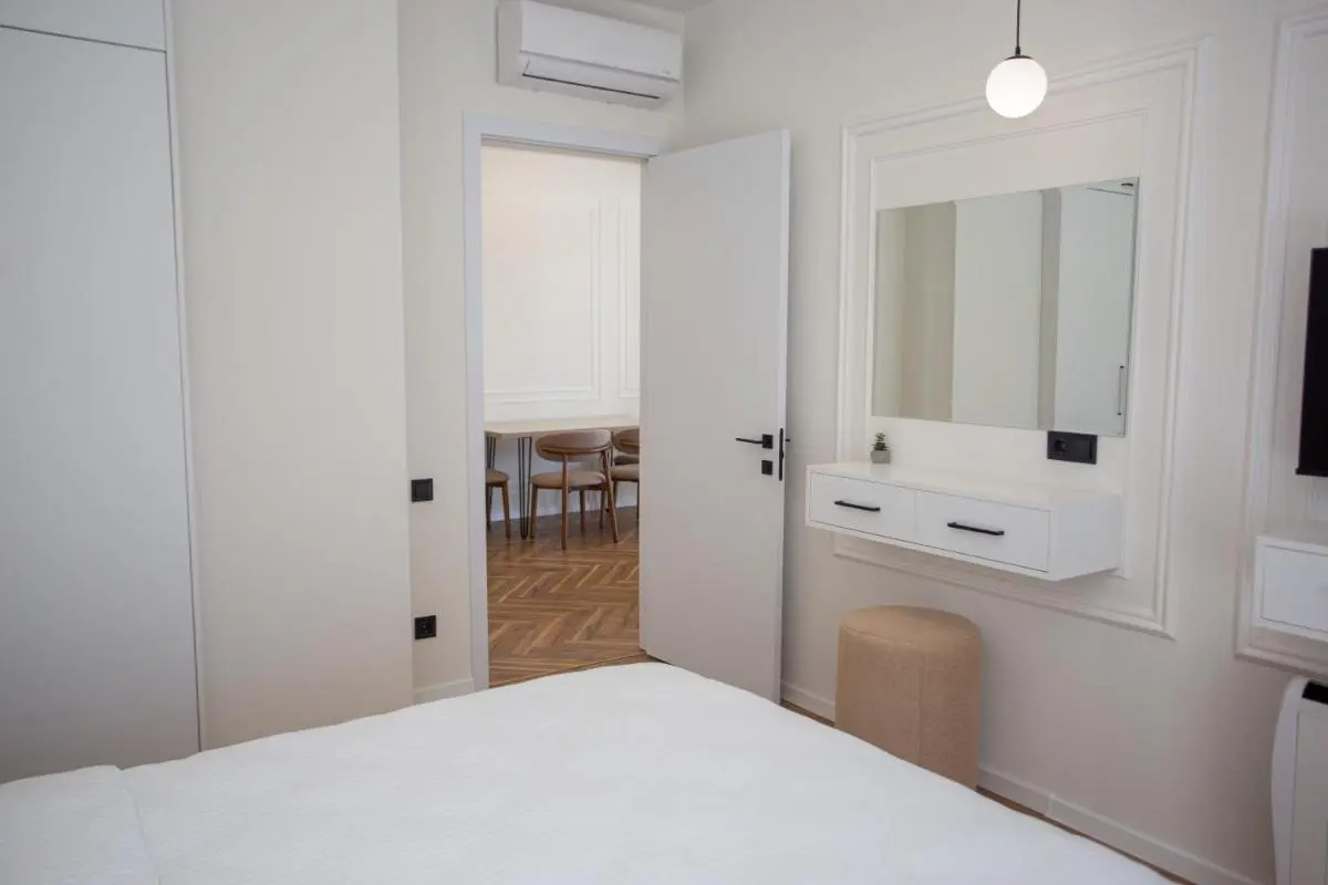 Image 2 of White Tower Apartments