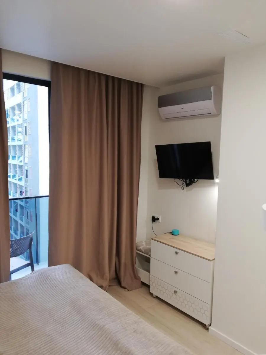 Image 6 of White small studio
