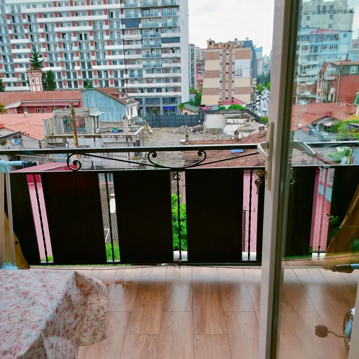 Image 4 of Zhome