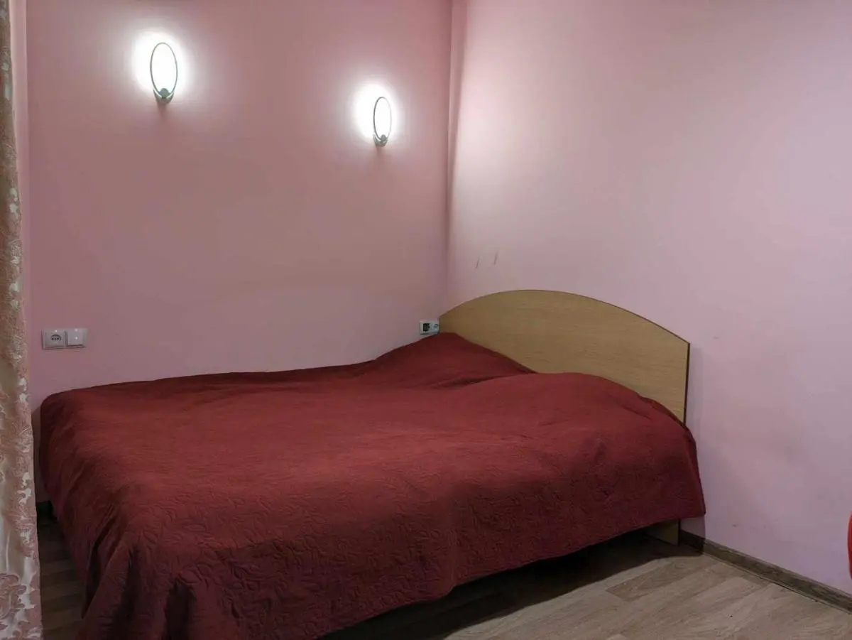 Image 1 of Zhome