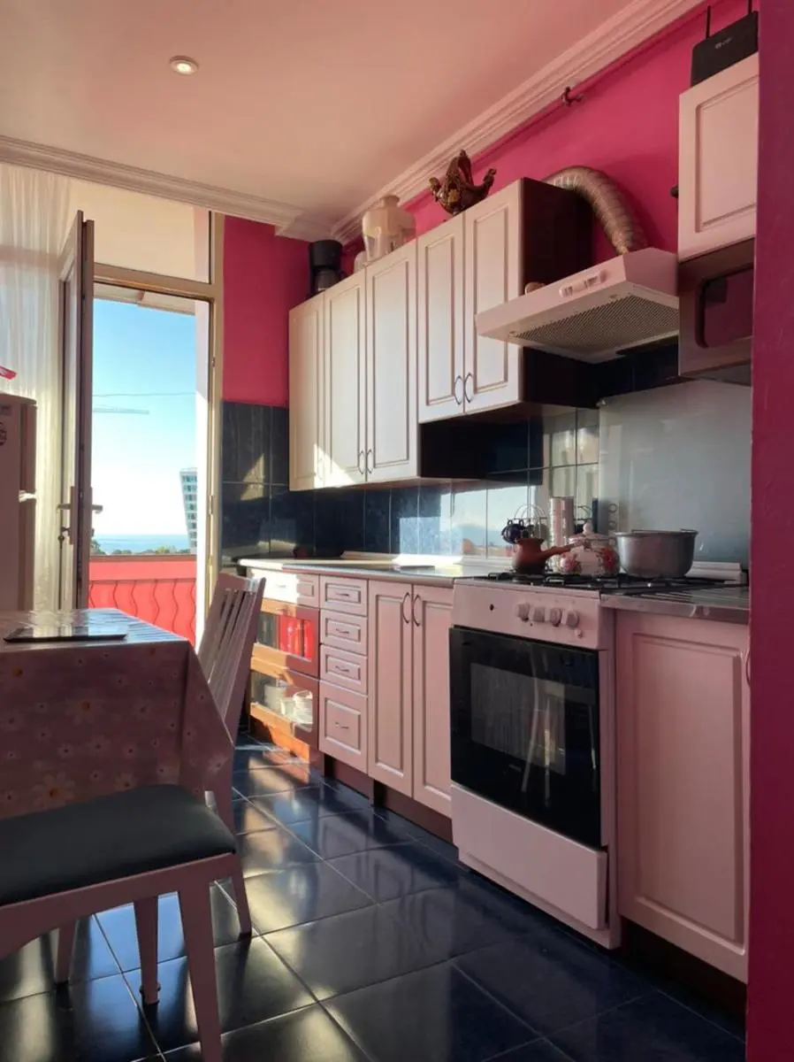 Image 4 of apartment boulevardside