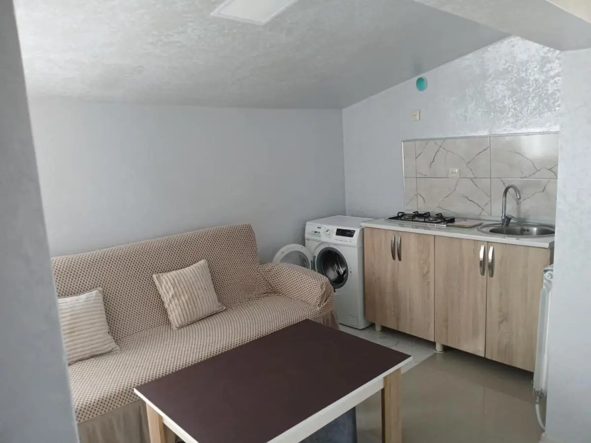 Image 2 of mano guest house