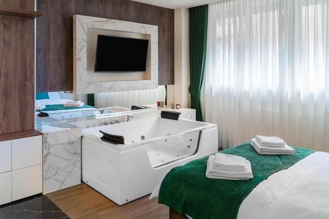 9 Nine – Luxury Apartments & Suites