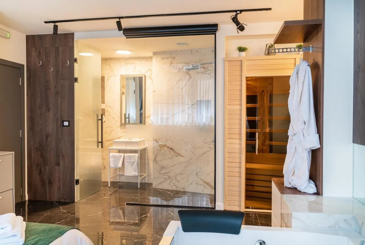 9 Nine – Luxury Apartments & Suites — 2
