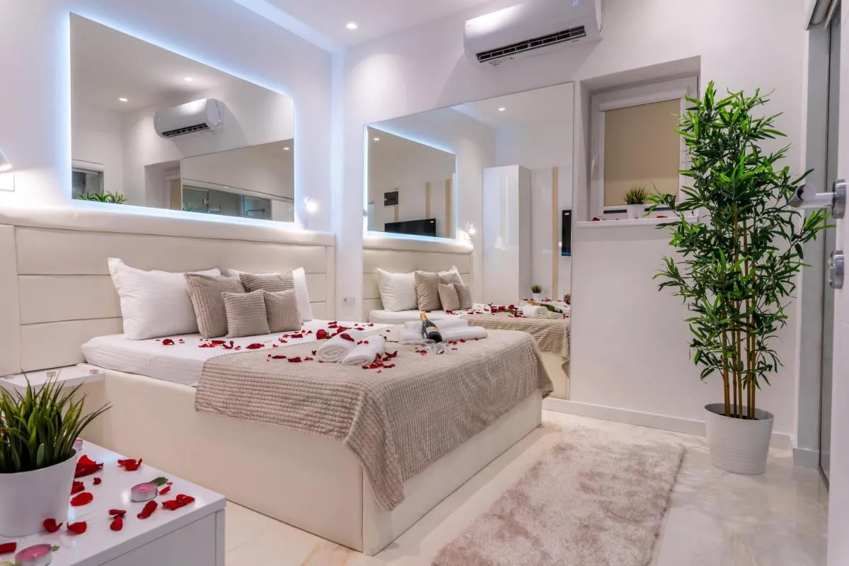 Alex Central Apartments — 2