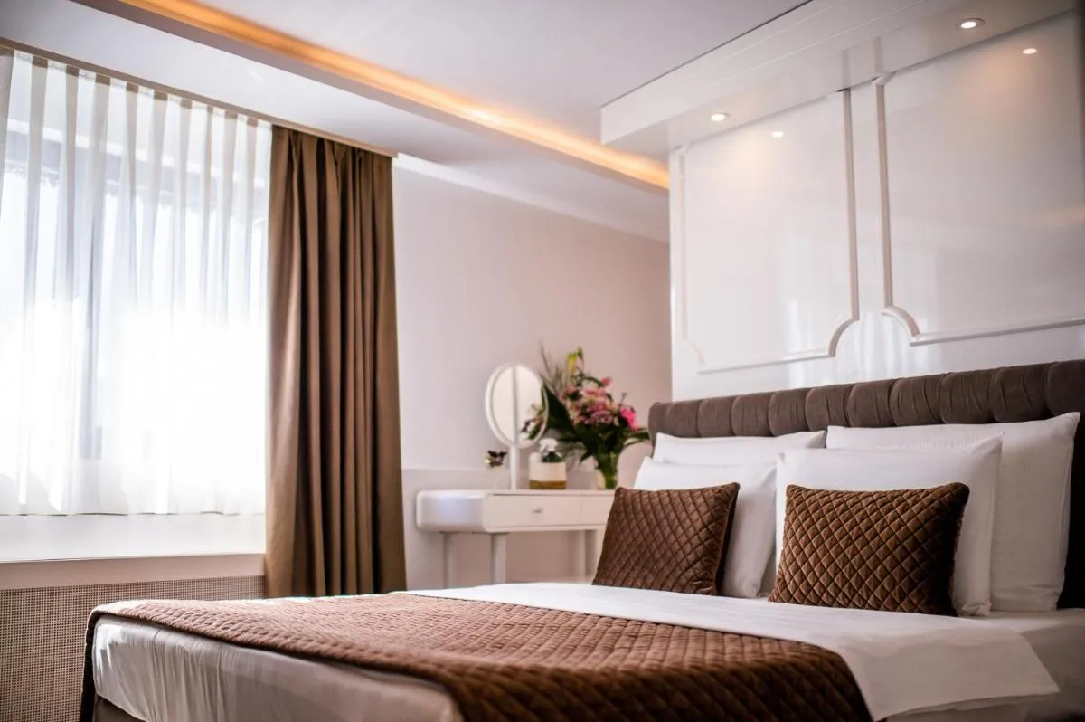 Amsterdam Hotel — 3
