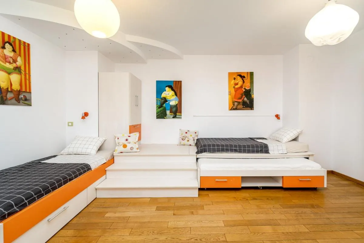 Apartment Botero — 2