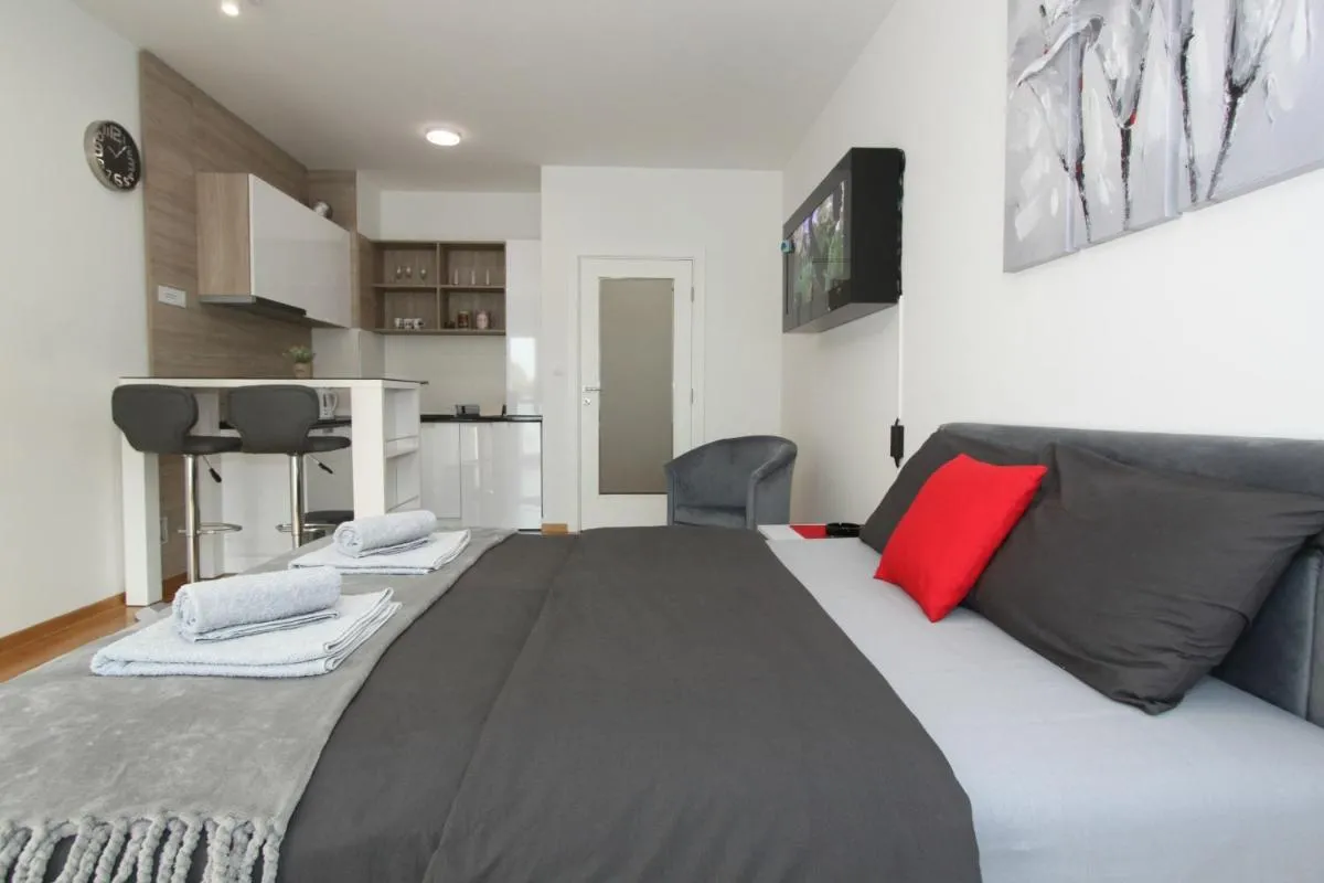 Apartment Moonstone 5 — 4