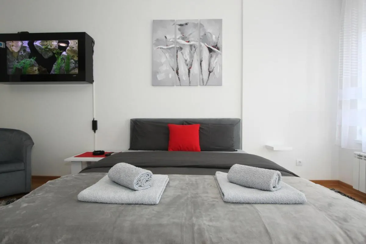 Apartment Moonstone 5 — 2
